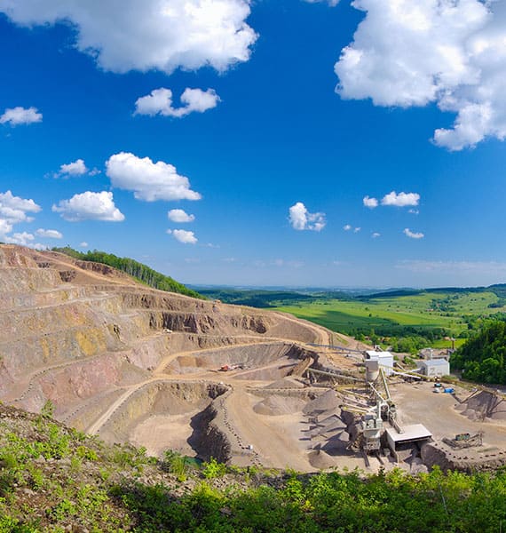 Chevalier TP : Carrière de basalte en Haute-Loire, Puy-de-Dôme & Cantal